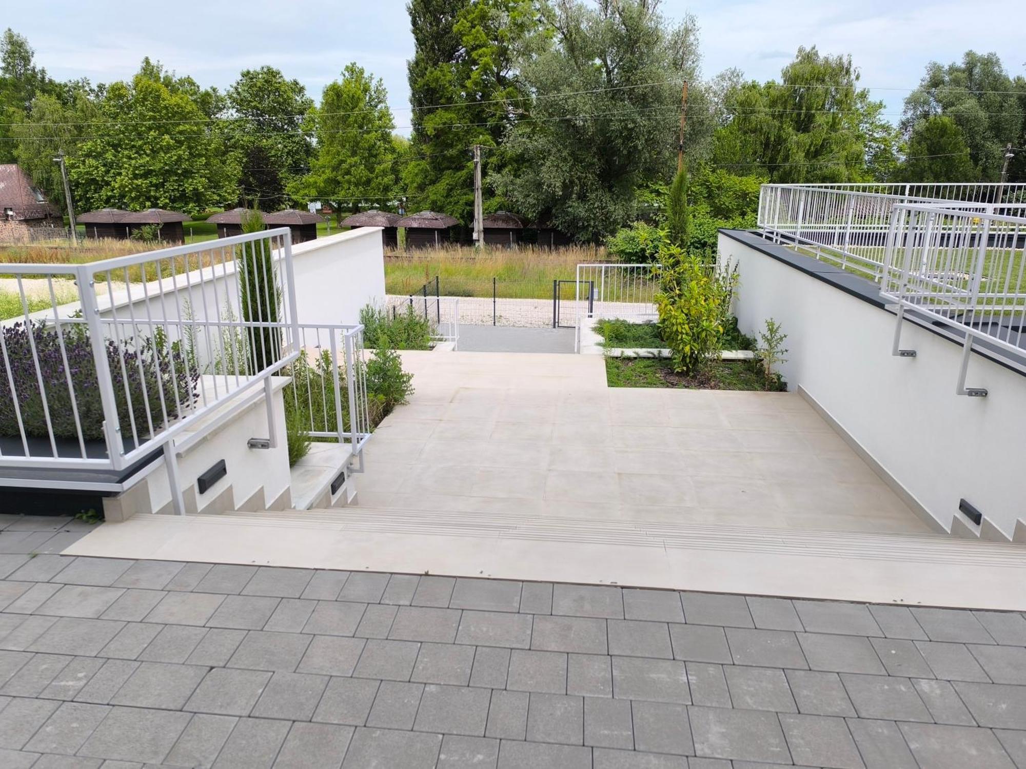 Helikon Terrace Susanne Apartment Keszthely Exteriör bild